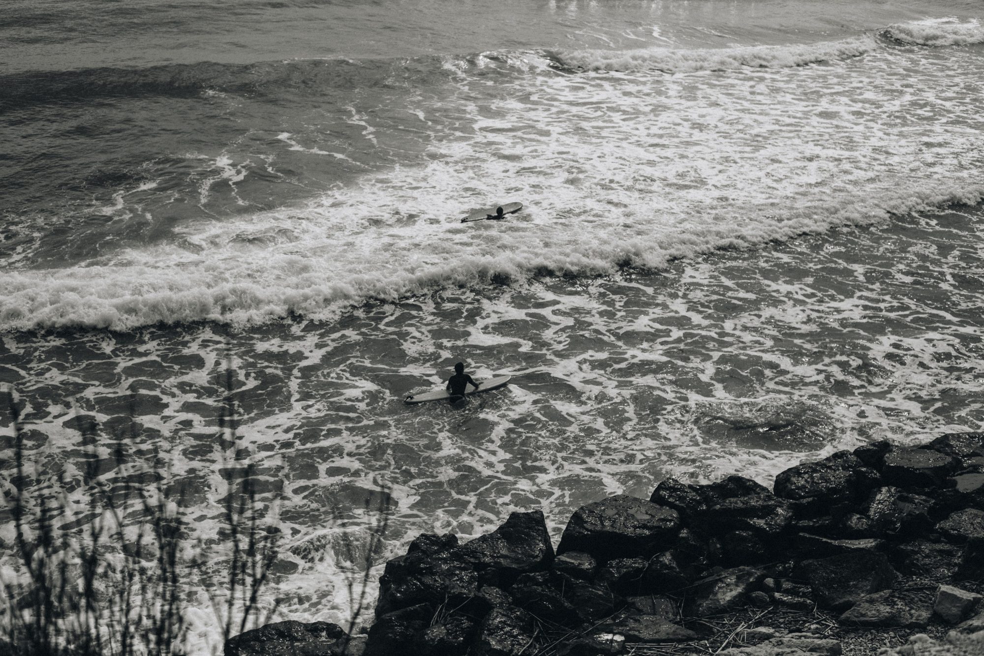 Deep water solo climbing over the sea 4